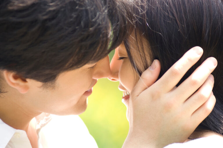 リップ音に男性はメロメロ！ドキッとするキス音の出し方と練習方法・コツ