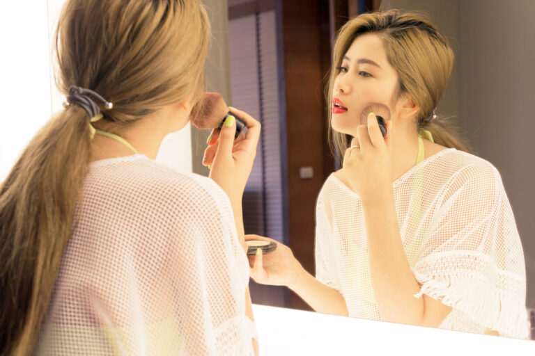 無意識に男性を魅了させる！性的魅力のある女性の特徴11選・醸し出す方法