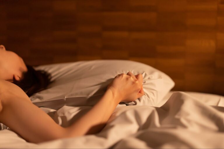 彼女が潮吹きする理由とは？尿とは違う？潮吹きさせるテクニックも解説！