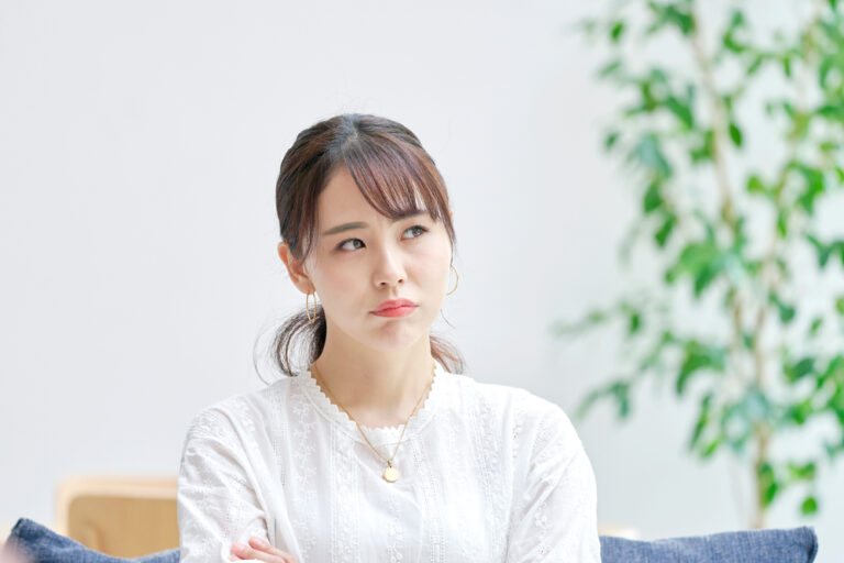 奥手女子の特徴とは？恋愛に臆病な女性にもできるアプローチ方法を紹介