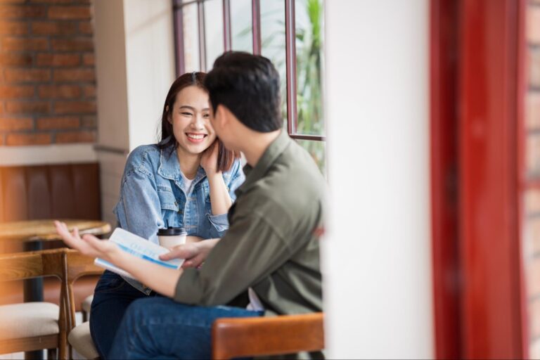 友達から恋人になるには？恋が始まるきっかけや意識させる方法を解説