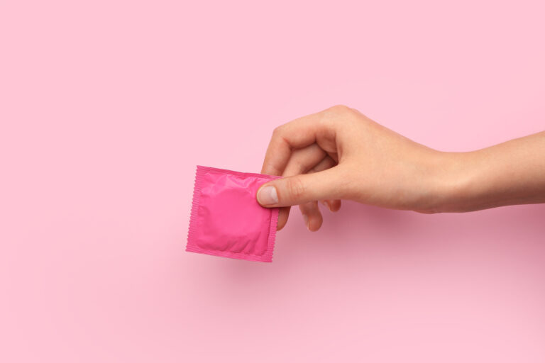 ゴムフェラ（スキンフェラ）のやり方・コツ！生とコンドームの違いを解説